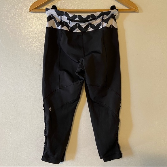 LULULEMON Capri Leggings - Picture 3 of 7